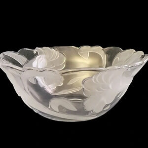 ⭐️CLEARANCE⭐️ Vintage Crystal Clear Studios Serving Bowl